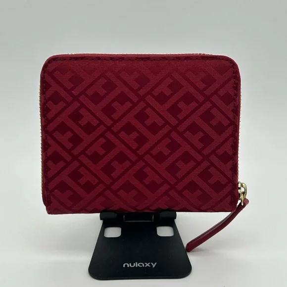 NWOT Tommy Hilfiger Red Zip Around Wallet - Picture 2 of 5